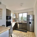 Les Vertes Années - Standing 4 Prs *